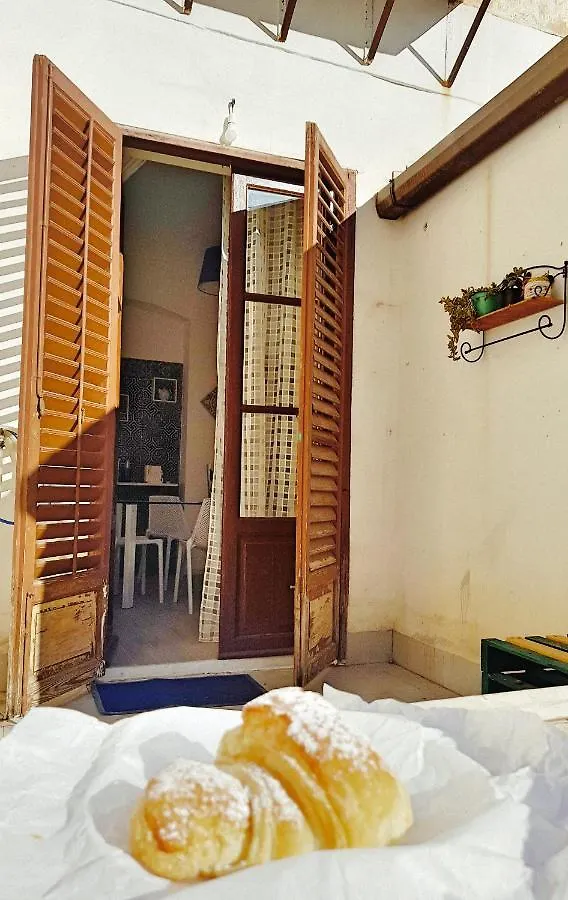 Dietro Il Massimo Palermo Guest house